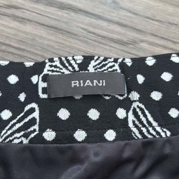 RIANI | Black and White Bow and Polka Dot Patterned Skirt / Elastic Band Size 8 - Picture 7 of 11